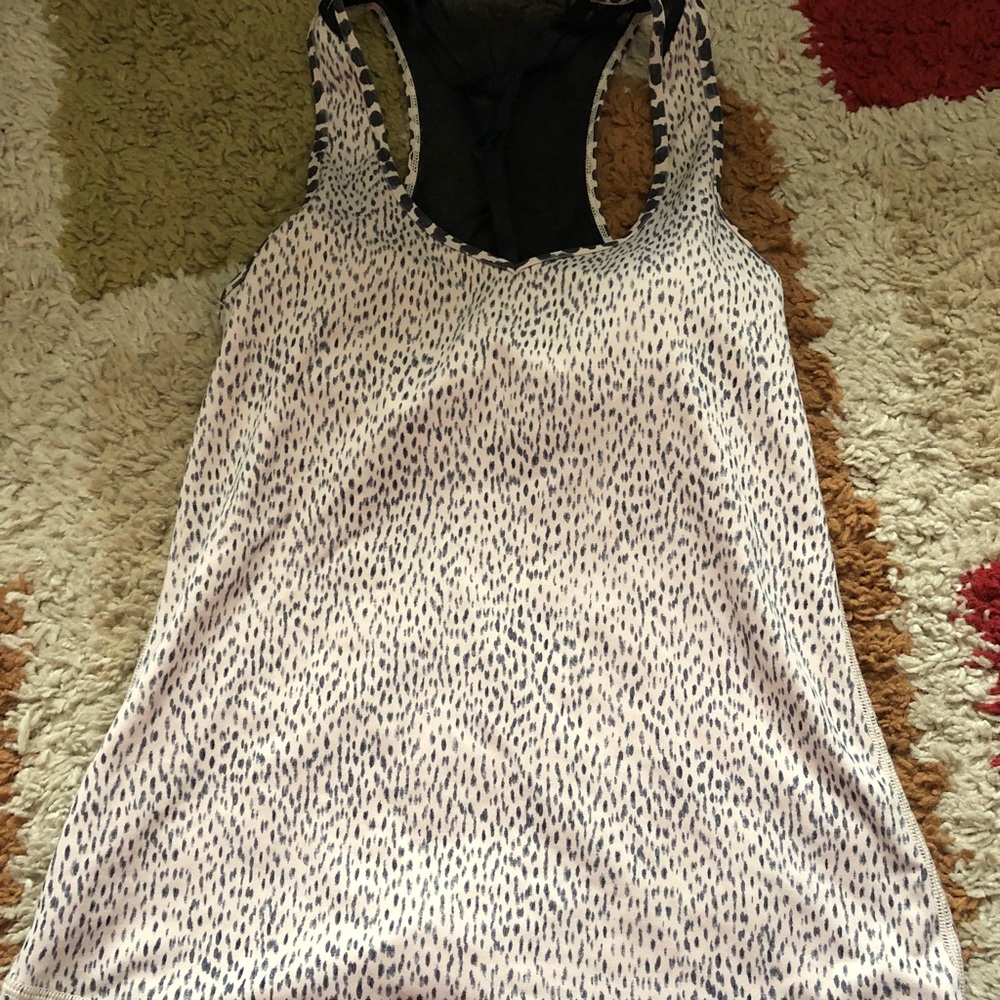 Lululemon tank size 4